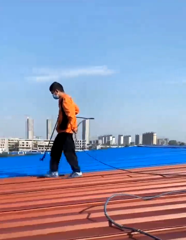 喷第二遍面漆视频